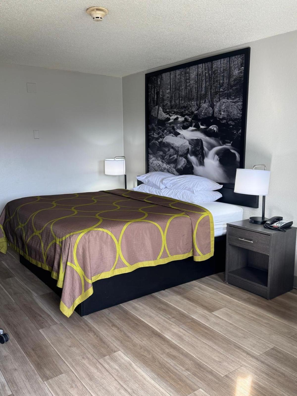 Super 8 By Wyndham Charleston Wv Ξενοδοχείο Εξωτερικό φωτογραφία